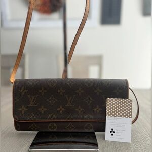 LV Pochette Twin